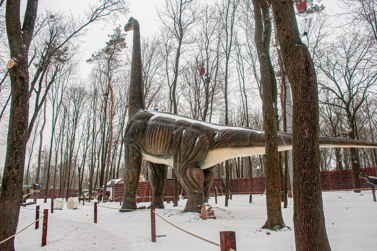 Открийте куче в снега за 10 секунди / колаж на УНИАН